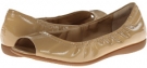 Nude Crinkle Patent Leather Trotters Morgan for Women (Size 8.5)