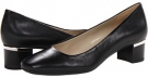 Black Leather Naturalizer Wanda for Women (Size 6)