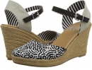 Street Swirl Canvas DV8 Simonah for Women (Size 8.5)