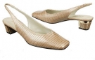 Bev Shoes (Taupe) - Women's Women's 6.5