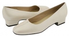 White Pearl Trotters Doris for Women (Size 7)