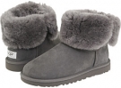 UGG Bailey Button Size 5