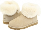 UGG Bailey Button Size 5