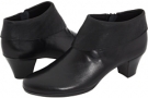 Black Leather Munro American Grace for Women (Size 6)