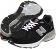 Black New Balance W990 for Women (Size 5)