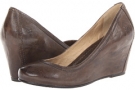 Taupe Antique Soft Full Grain Frye Carson Wedge Pump for Women (Size 9)