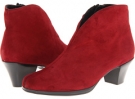 Cranberry Suede Munro American Robyn for Women (Size 5.5)